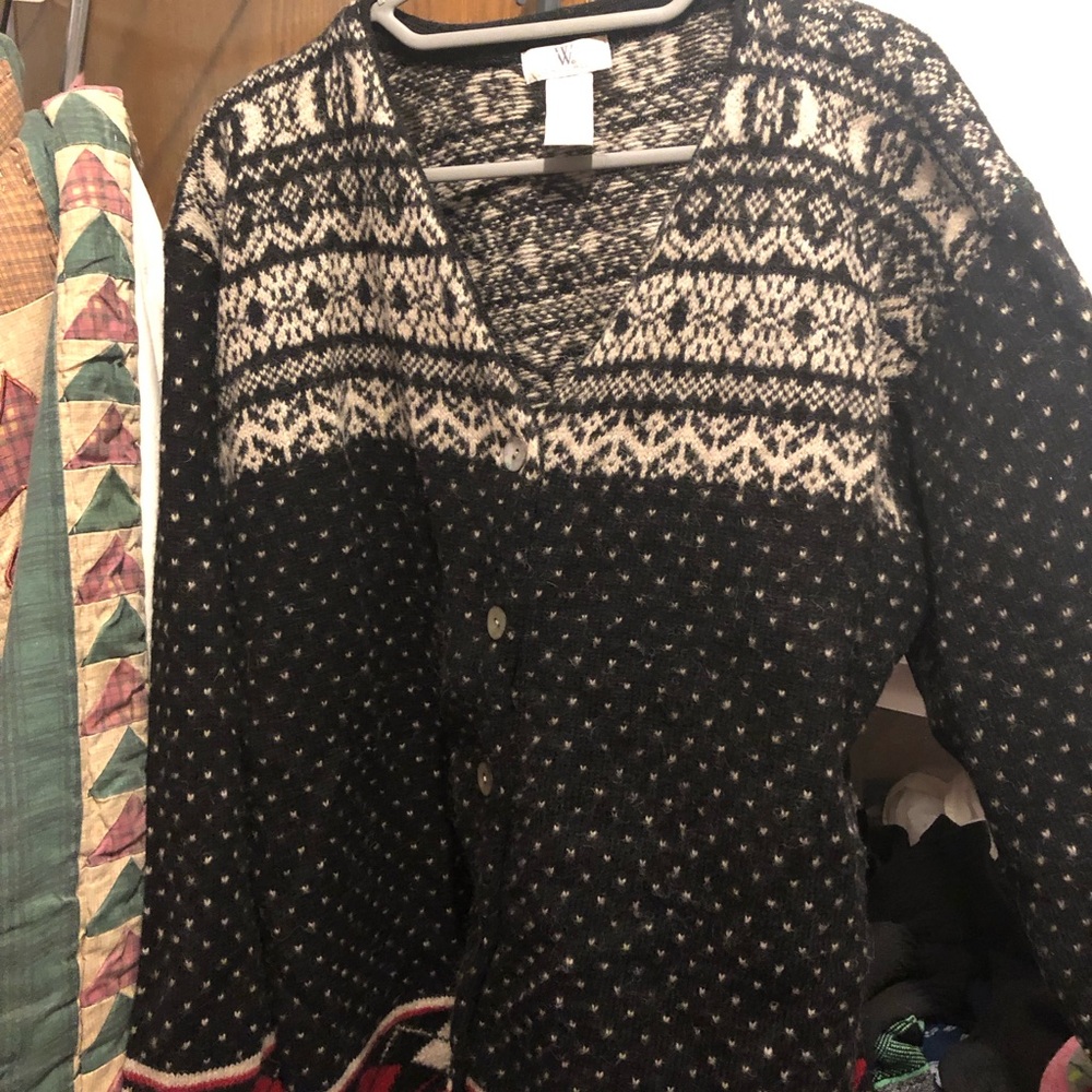 Vintage Black and White Pattern Wool Sweater- 960 960 $50 or $45 w/offer